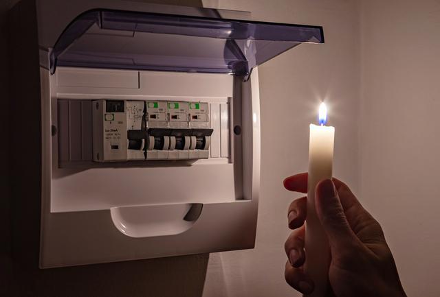 Un corte de electricidad detiene el funcionamiento de los electrodomésticos.   