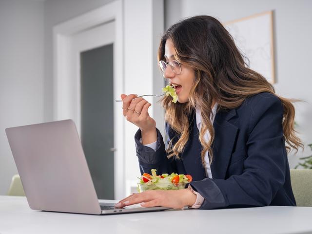 El cambio del día a día hace que la alimentación también cambie Fuente: Shutterstock.   