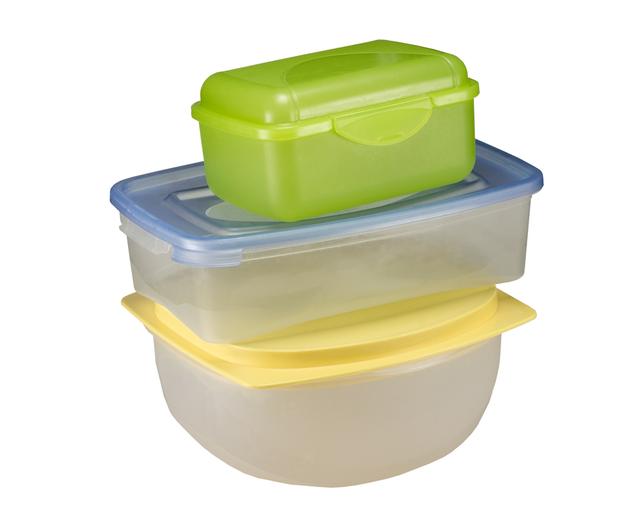 Si el táper tiene grietas o manchas, es señal de que debes desecharlo. Si el táper tiene grietas o manchas, es señal de que debes desecharlo.