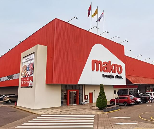 Makro. Makro.