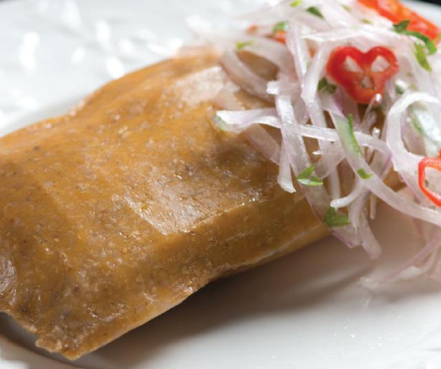 Tamal de pollo.   
