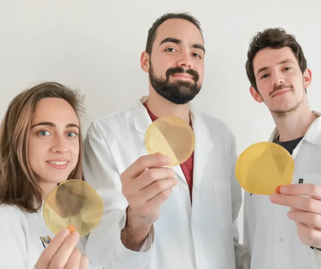 Creadores de la etiqueta inteligente. Creadores de la etiqueta inteligente.