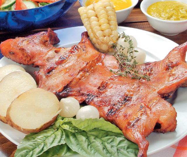 Cuy fusión en caja china.   