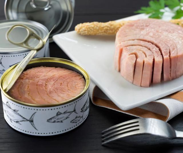  Las latas de atún de la especie Katsuwonus pelamis son las que contienen menos mercurio.   