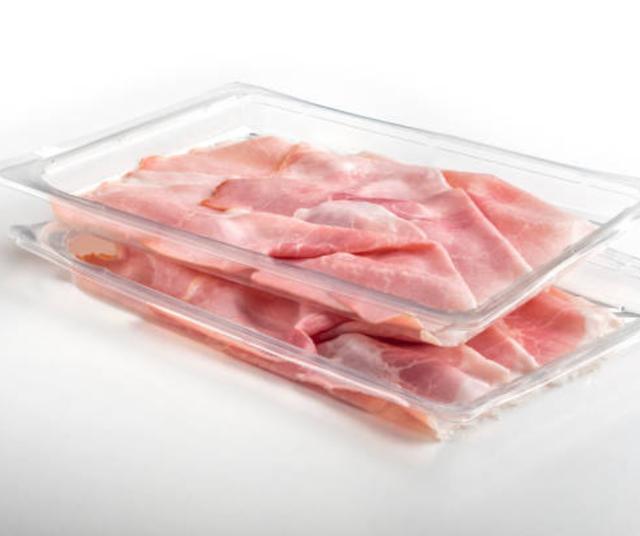 Guardar la jamonada en su empaque origina el desarrollo de bacterias.   