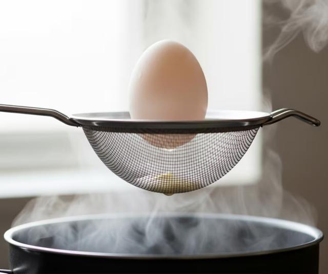 La forma más fácil de cocer el huevo es al vapor.   