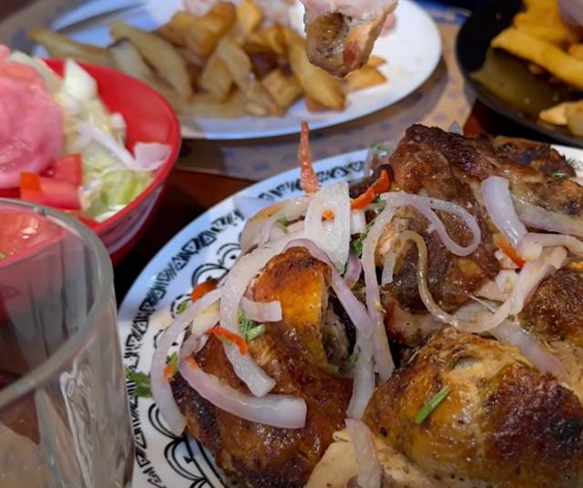 Pollo a la brasa acevichado.   