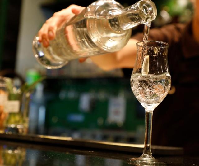 El aguardiente chileno fue denominado "pisco" en la India. El aguardiente chileno fue denominado "pisco" en la India.