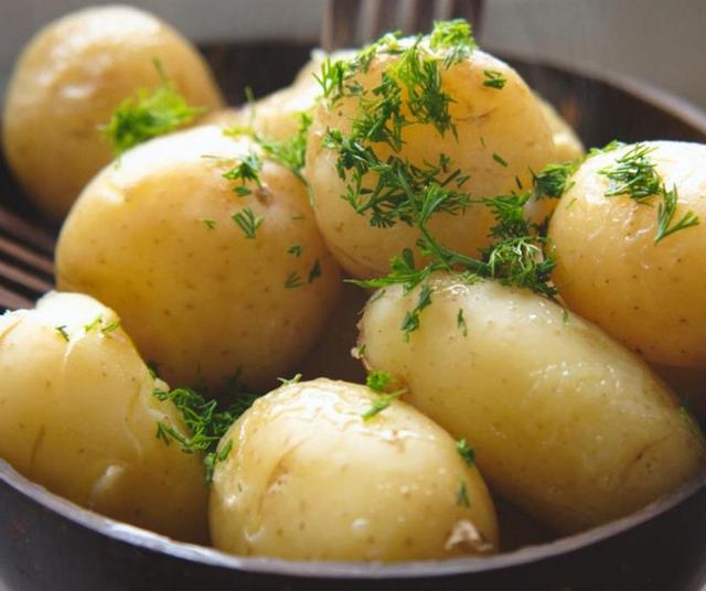 Lo mejor es consumir papas hervidas.   