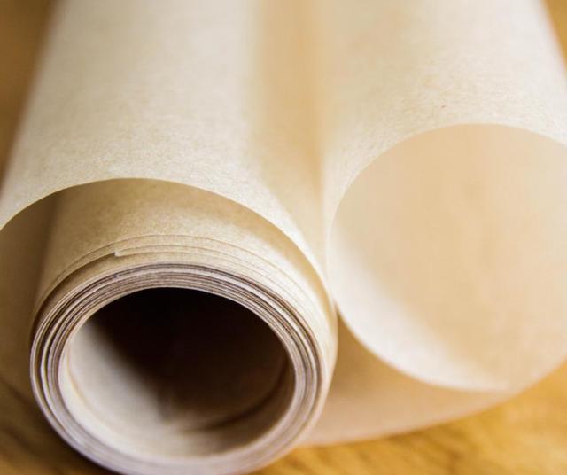 Papel de horno o papel manteca.   