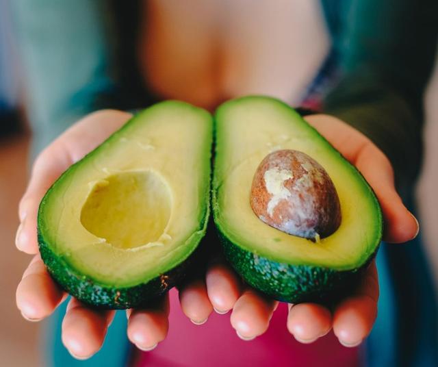 La palta tiene vitaminas, minerales y grasas saludables.   