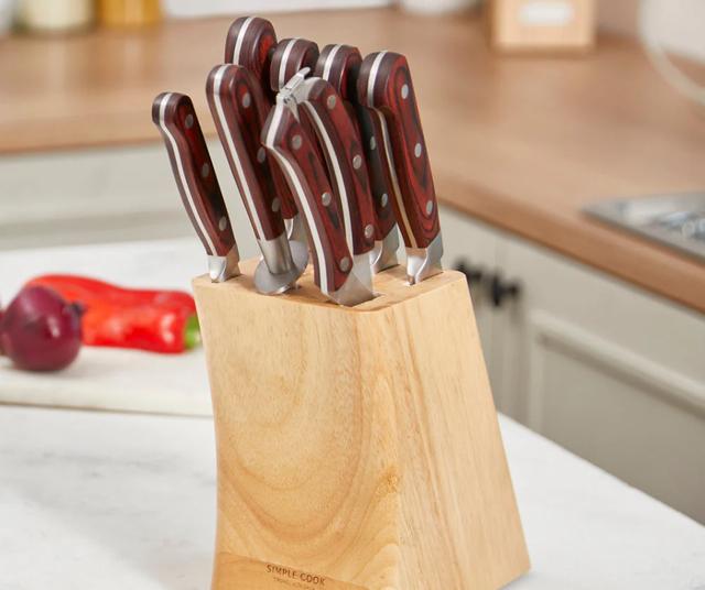 No cortes sobre cualquier superficie o perderán filo.   