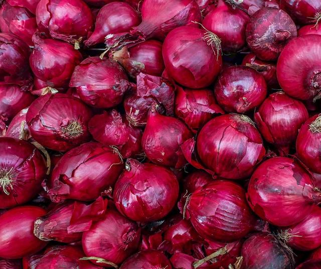 Cebolla roja. Cebolla roja.