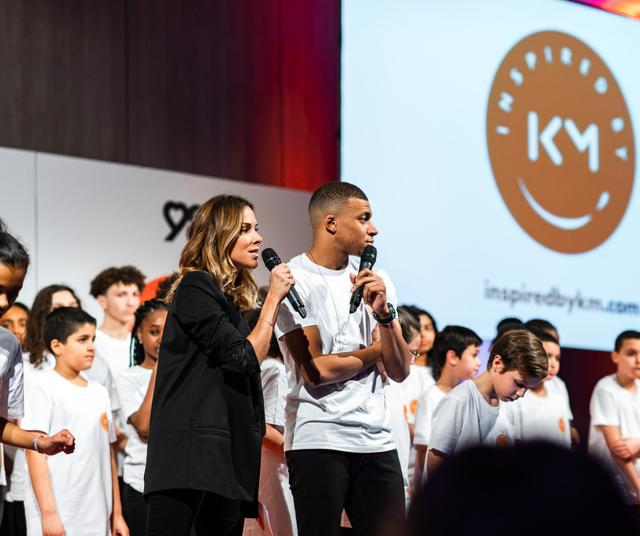 Fundación de “Inspired by KM".   