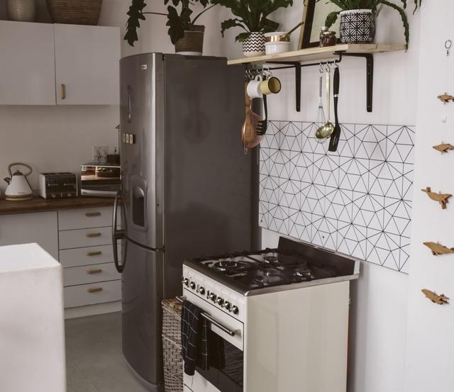 Uno enfría y el otro calienta Uno enfría y el otro calienta