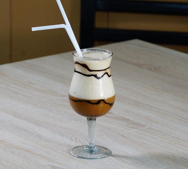 Coctel de algarrobina. Coctel de algarrobina.