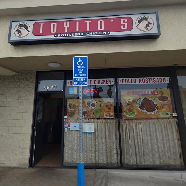 Toyito’s Chicken es recomendado por su pollo a la brasa, por el periódico estadounidense Los Angeles Time. Toyito’s Chicken es recomendado por su pollo a la brasa, por el periódico estadounidense Los Angeles Time.