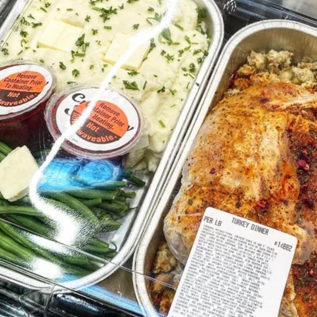 En Costco puedes encontrar una variedad de opciones para la cena de Día de Acción de Gracias.   