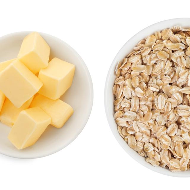 Para economizar puedes usar margarina y avena.   