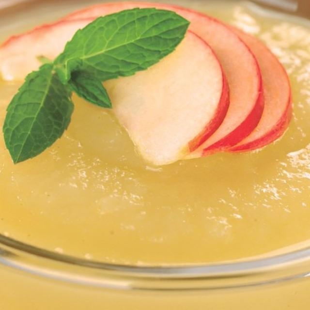 Puré de manzana cremoso para acompañar el pavo.   