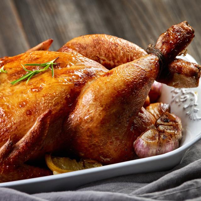 Pavo relleno dorado y jugoso con la receta de Gastón Acurio. Pavo relleno dorado y jugoso con la receta de Gastón Acurio.