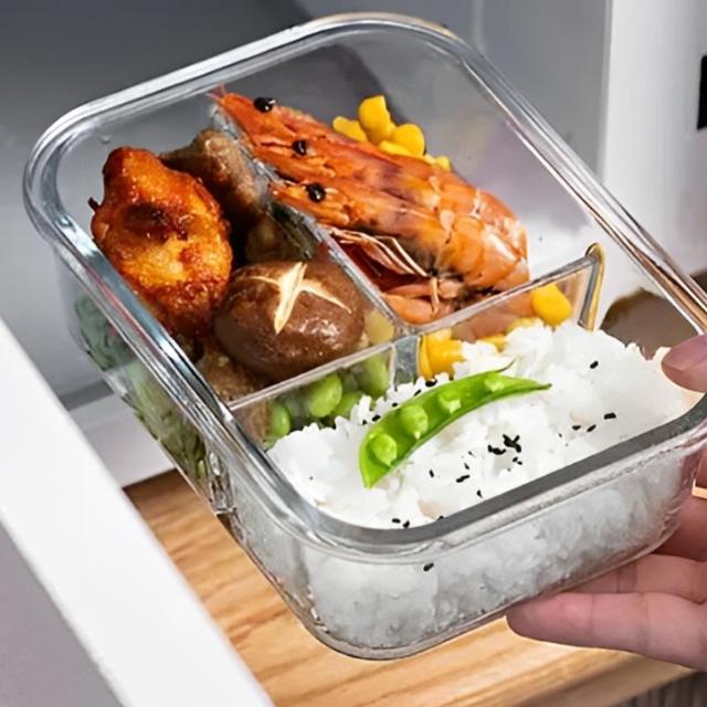 La mejor opción es optar por tuppers de vidrio. Son más seguros.   