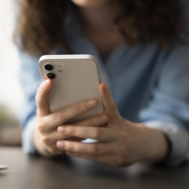 Para mayor información, los consumidores pueden llamar al 1-800-352-4477.   