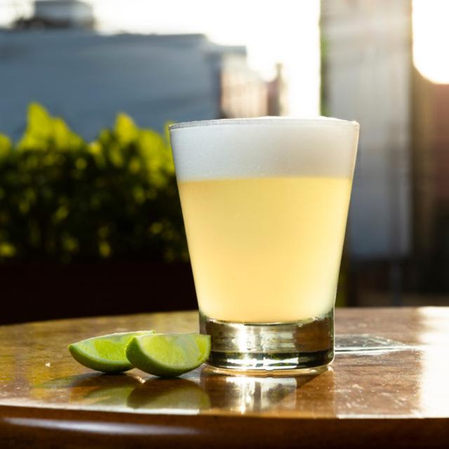 La controversia sobre el origen del pisco entre Perú y Chile. La controversia sobre el origen del pisco entre Perú y Chile.