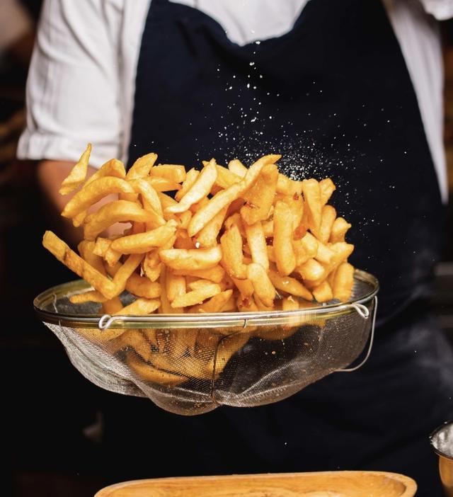 Las papas fritas de la pollería Granja Azul son las preferidas de Luciano Mazzetti.   