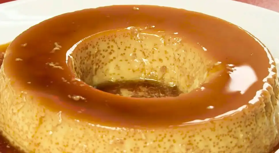 Crema volteada con leche de almendras
