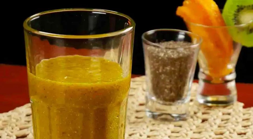 Jugo de Chía, kiwi y mango Jugo de Chía, kiwi y mango
