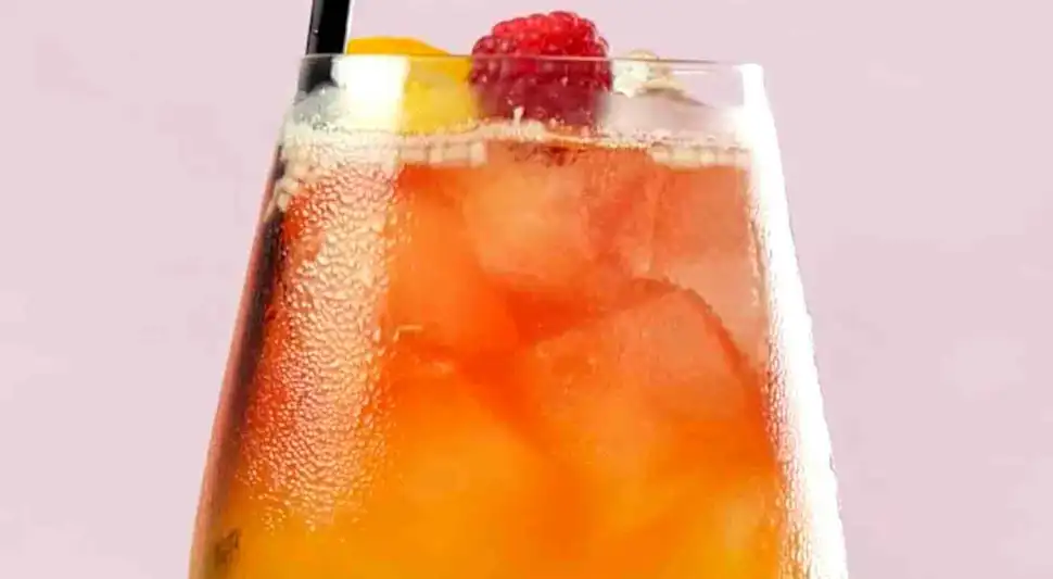 Sangría de Verano con Mango, Piña y Naranja