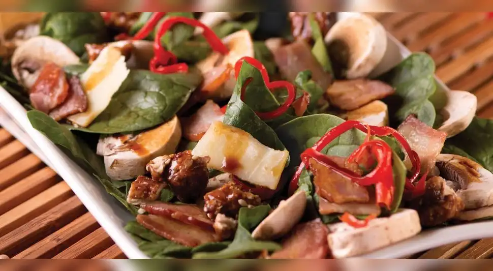 Ensalada de espinaca y tocino