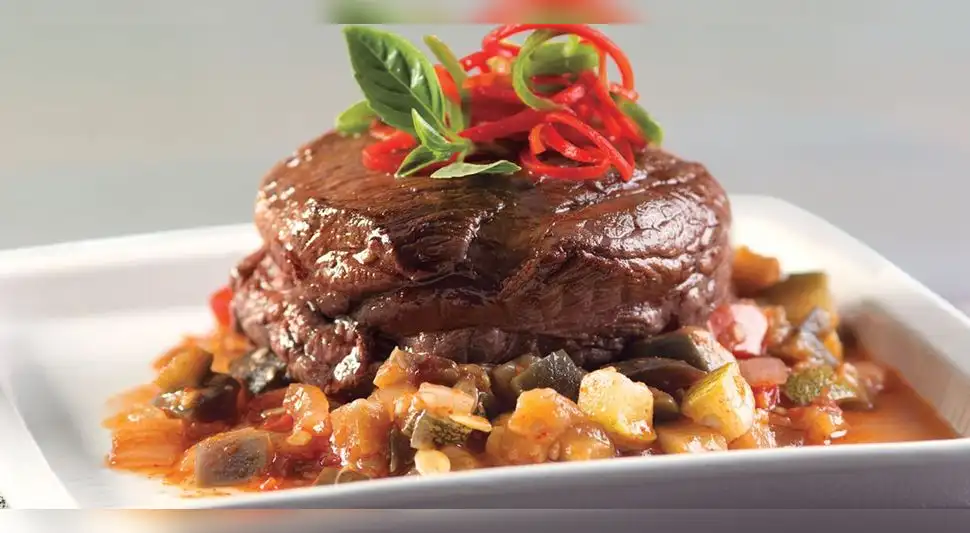 Lomo con ratatouille