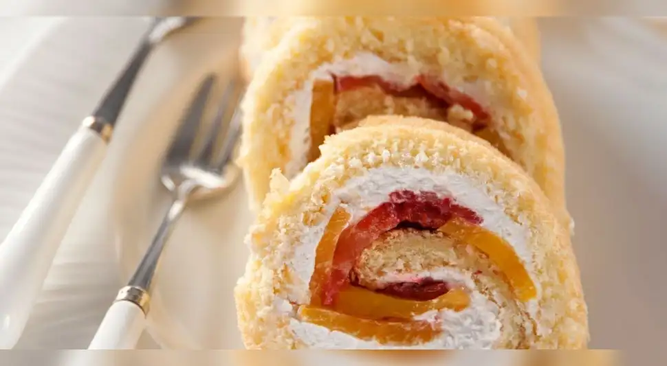 Pionono relleno de fruta