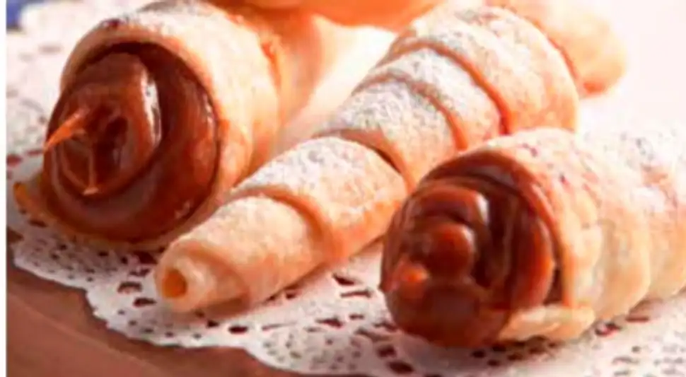 Cachito relleno de manjar