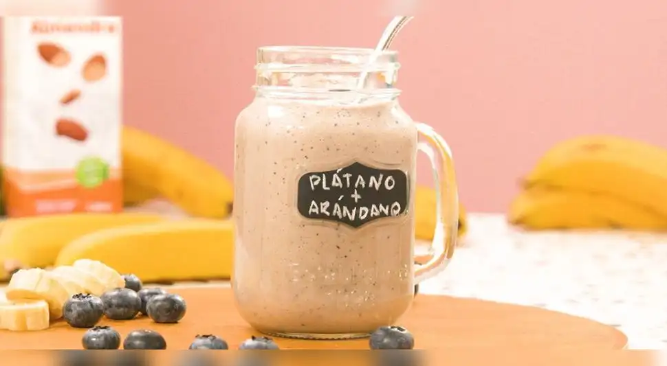Batido de plátano y arándanos
