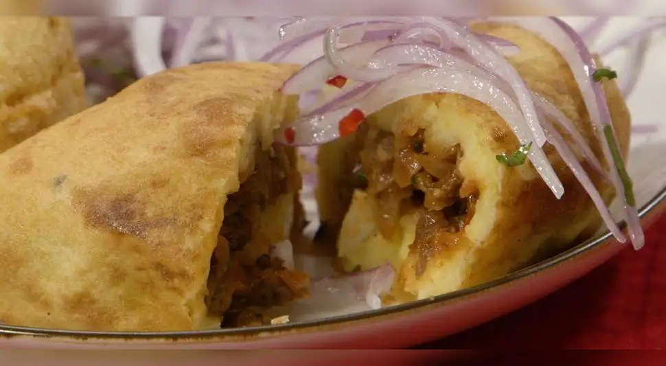 Papa rellena de carne Papa rellena de carne