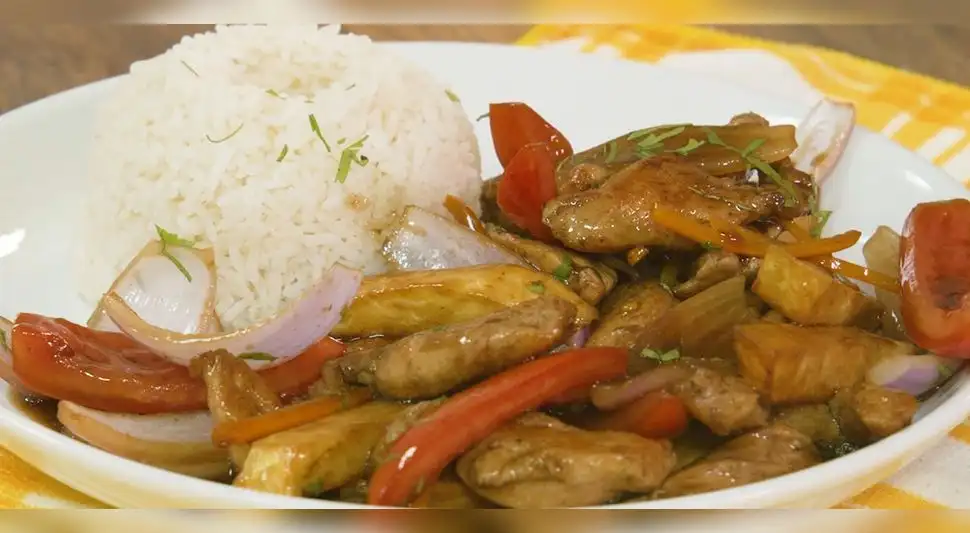 Pollo saltado Pollo saltado