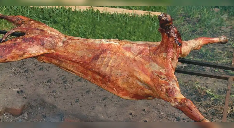 Cordero al palo o cruz Cordero al palo o cruz