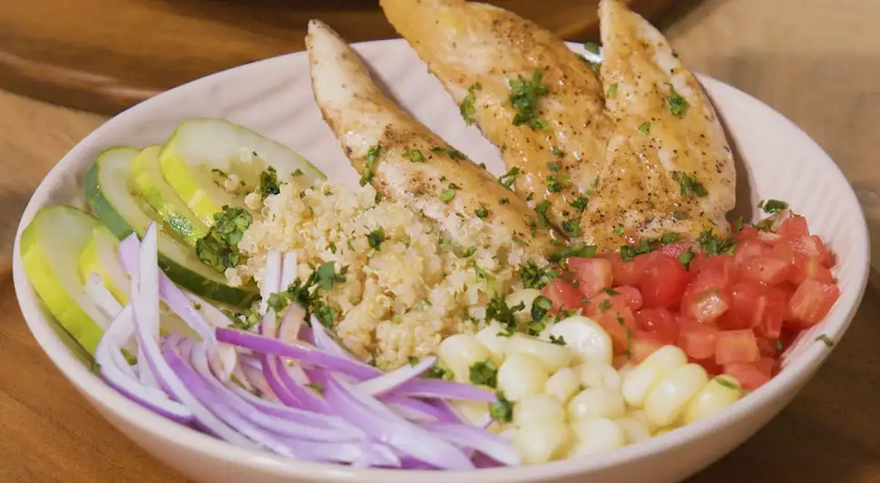 Bowl de quinua con pollo