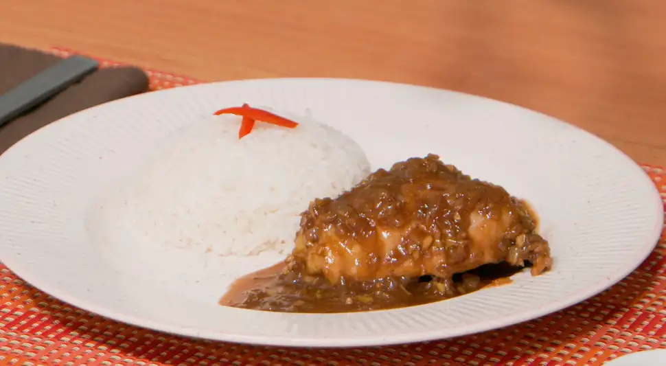 Pollo oriental con ajo y cebolla