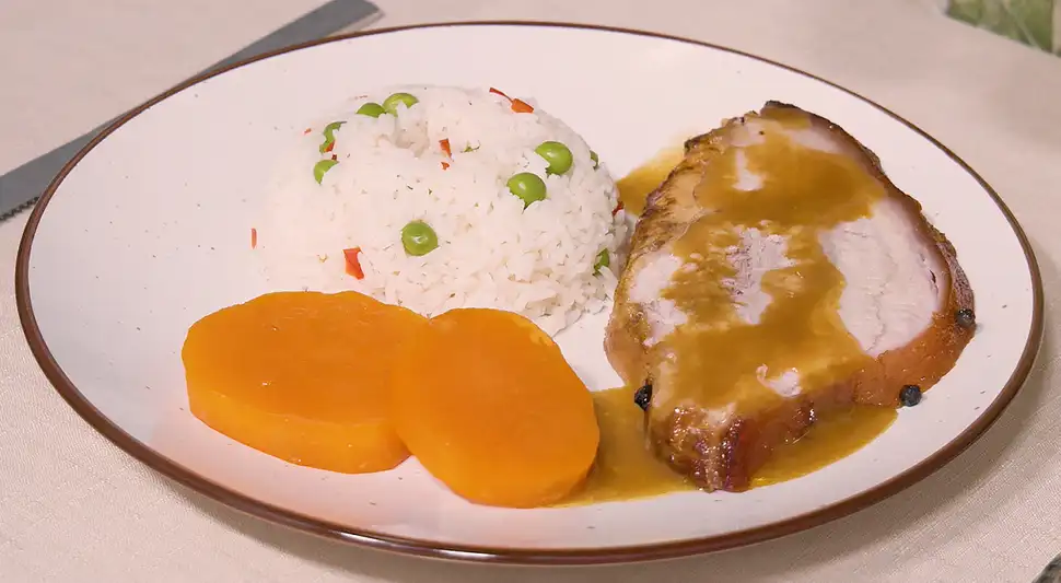 Chancho asado con camote glaseado