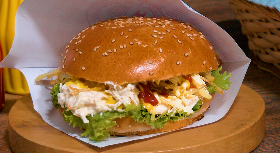 Sánguche de pollo Sánguche de pollo