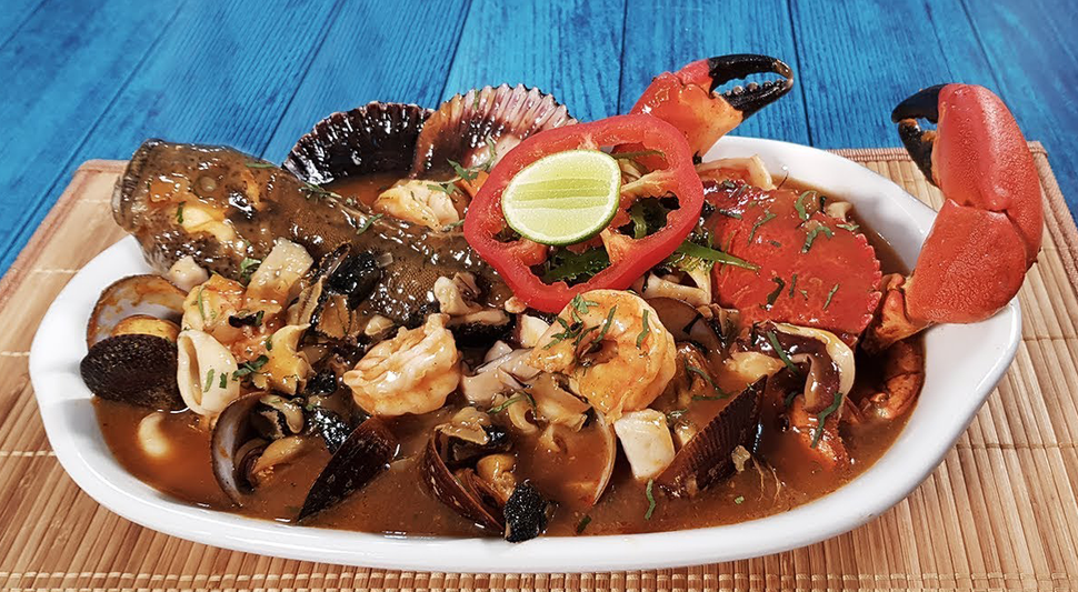 Parihuela de pescado y mariscos Parihuela de pescado y mariscos