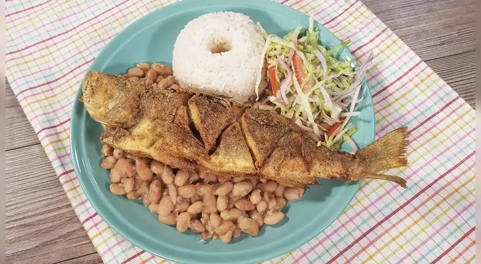 PESCADO CON FREJOLES