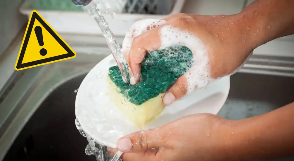 ¿Por qué no deberías lavar los platos con agua fría? ¿Por qué no deberías lavar los platos con agua fría?