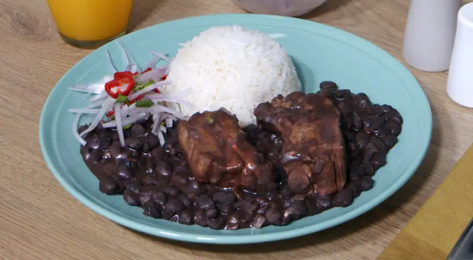 Frejoles negros con panceta