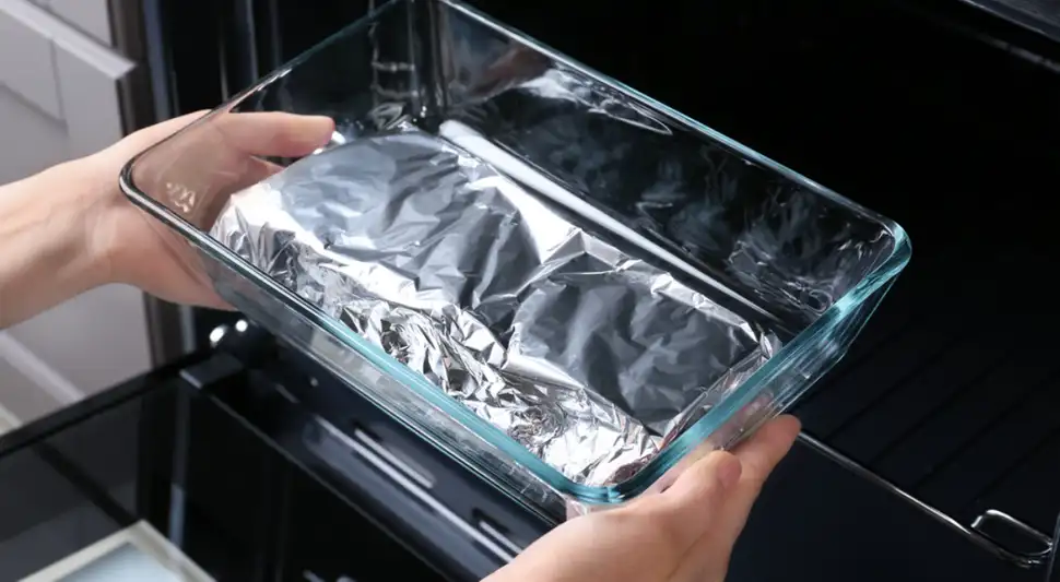 ¿Cuál es el lado correcto para usar el papel aluminio en la cocina? ¿Cuál es el lado correcto para usar el papel aluminio en la cocina?