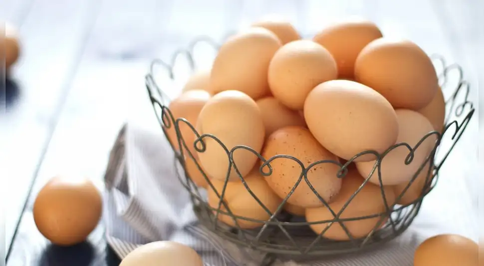 ¿Por qué debes guardar los huevos con la punta hacia abajo? ¿Por qué debes guardar los huevos con la punta hacia abajo?